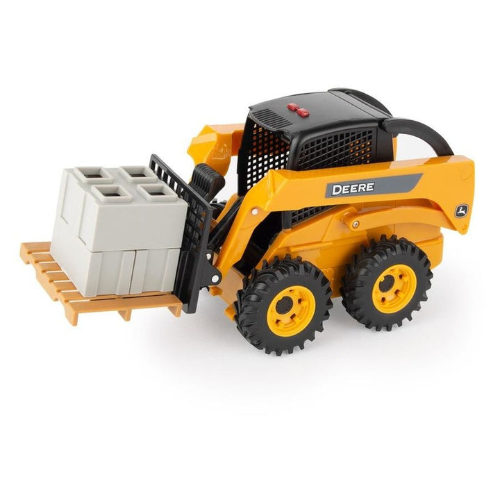 John Deere 1:16 Skidsteer With Accessories Cones & Barrels